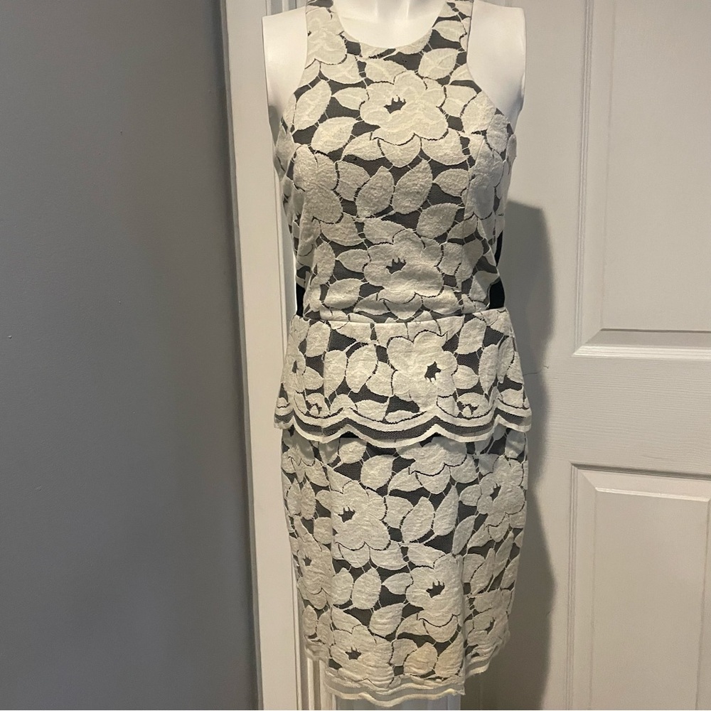 MASON Floral Lace Peplum Dress - Cream and NAVY  ..lace hemline S/4
